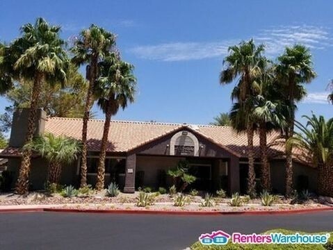 Building Photo - AVAILABLE MID DECEMBER! GROUND FLOOR CONDO... Unit 105