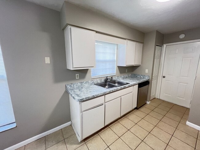 Photo - Lovely 3 bd/2 ba home in Summerfield!