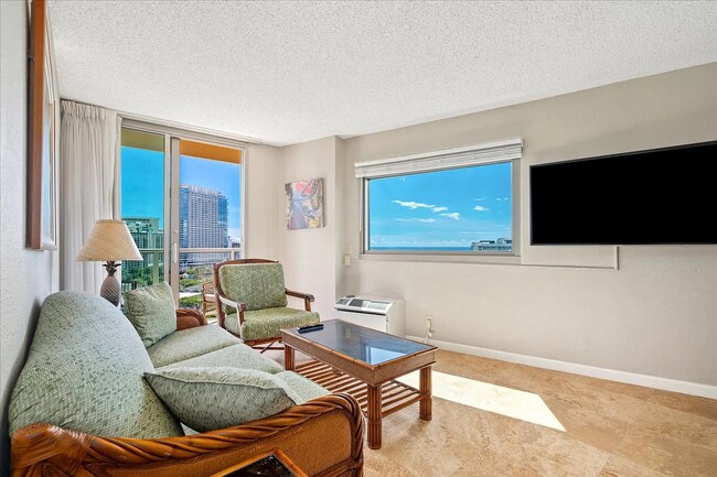 2045 Kalakaua Ave.