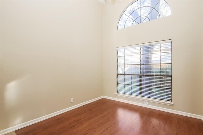 Photo - 2802 Hummingbird Cir