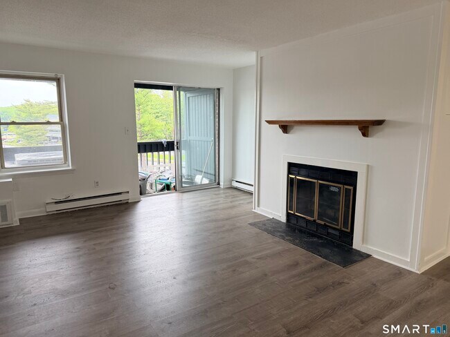 Photo - 140 Kane St Unit C1