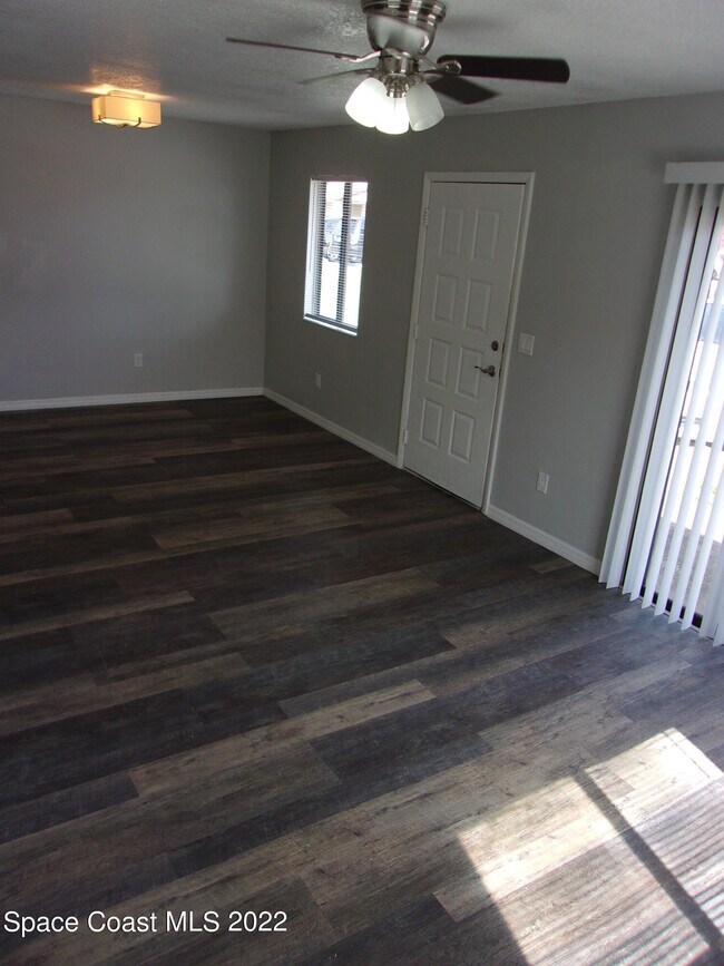 Photo - 1050 N Fiske Blvd