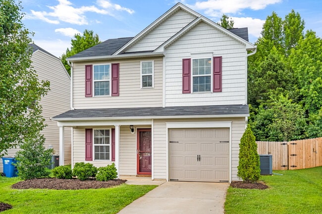 Photo - 774 Cairn Cir House
