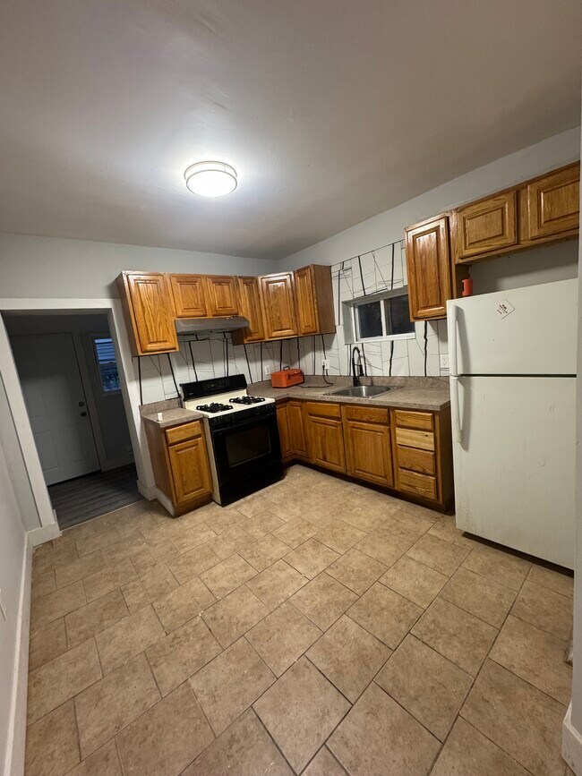 Photo - 5669 Matthews St