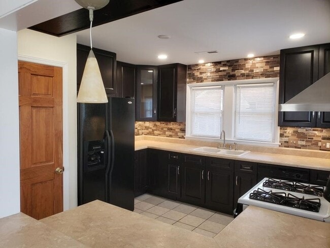 Building Photo - *October Move in Savings* This exclusive o...