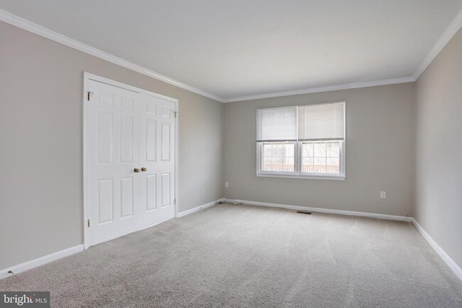Photo - 6072 Crown Royal Cir
