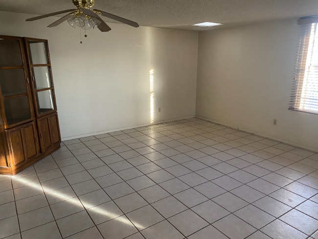 Photo - 1021 W Edgewater Dr