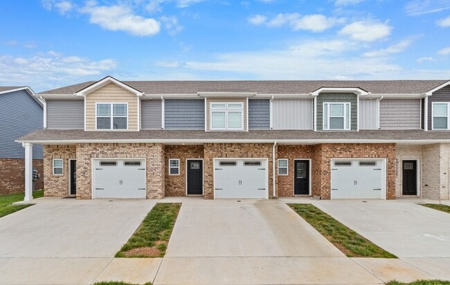 Photo - 2 Bedroom Condo For Rent With Community Swimming Pool!