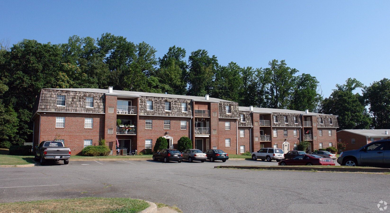 Monticello Square Apartments - Monticello Square Apartments