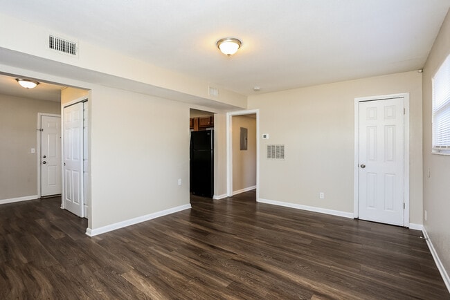 Photo - 6916 Jack Horner Ln