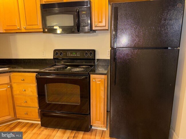 Photo - 1324 Locust St Unit 206