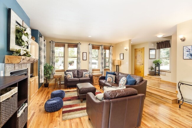 Photo - 408 Meadow Ct