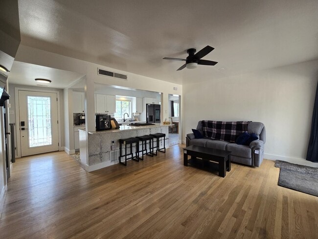 Photo - Modern and Bright 45th St Duplex