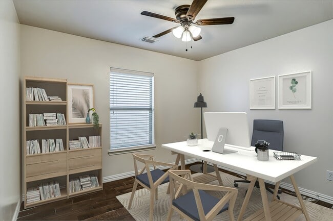 Photo - 407 Annatto Ln