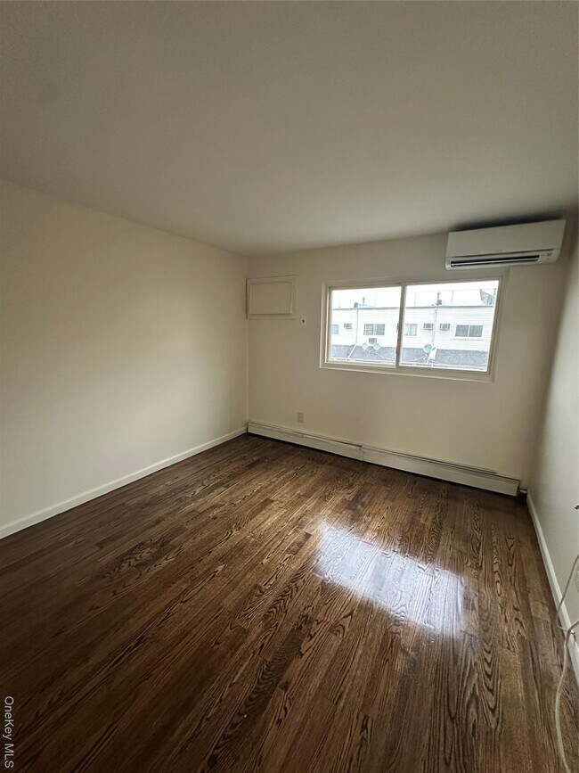 Photo - 987 Lincoln Ave Unit 2