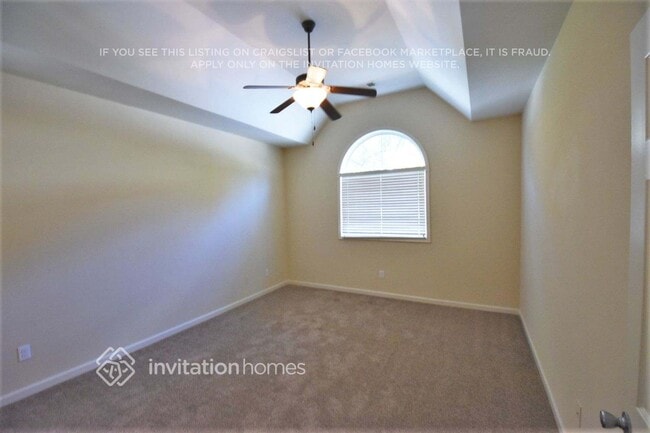 Photo - 2560 Freemont St