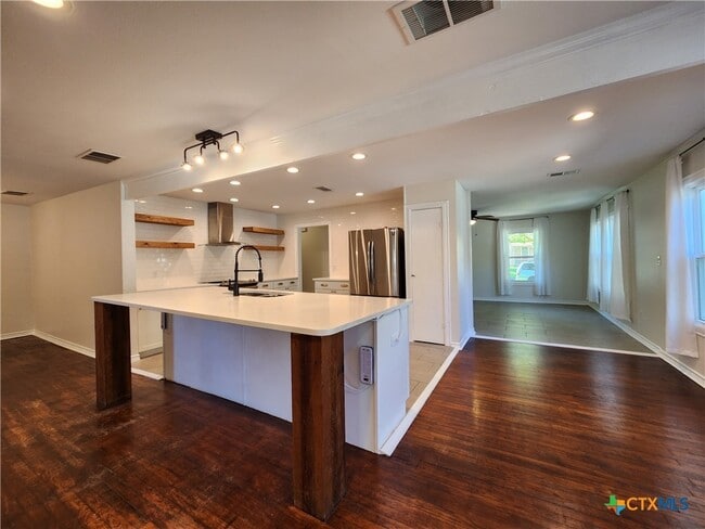 Photo - 521 Willow Ave