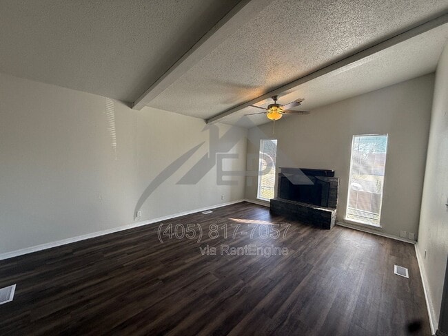 Photo - 405 Norton Cir