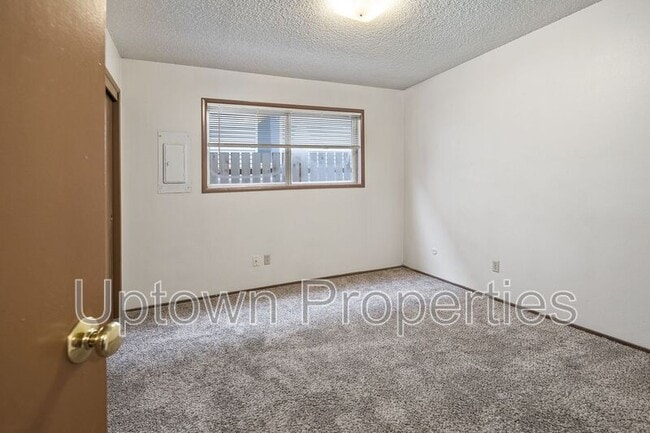 Photo - 8061 NE Flanders St