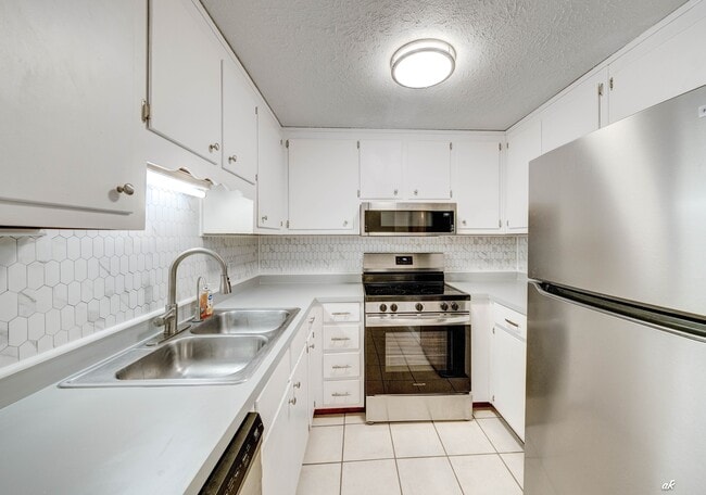 Photo - 1125 Bradley Cir