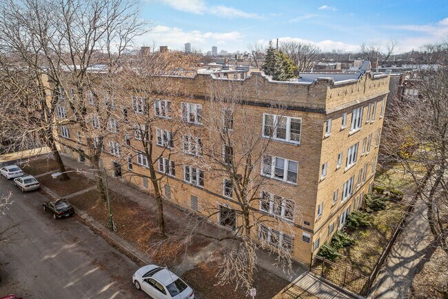 Photo - 1929 W Winona St Unit GDN