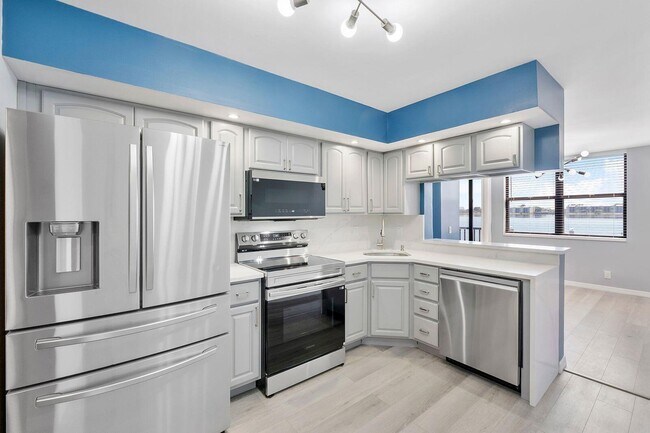 Photo - 105 Lake Emerald Dr Unidad 108