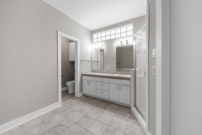 Photo - 9716 Linkmeadow Ln