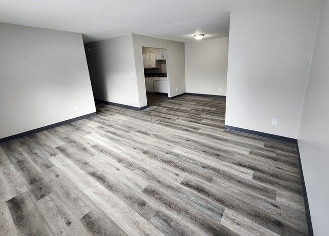 Building Photo - 102 Oak St Unit #4 Rental
