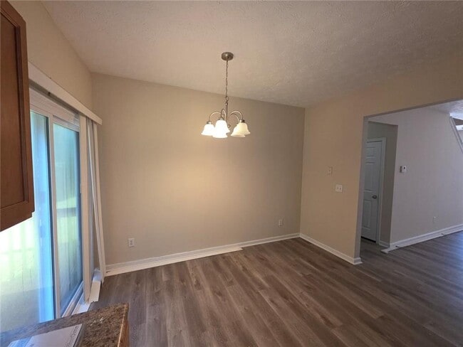Photo - 3856 Shenfield Dr
