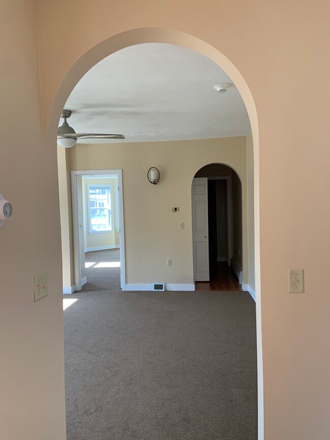 Photo - 110 Ashburnham St Unit #4