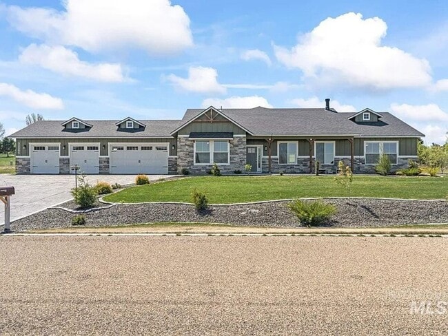 Building Photo - Beautiful 4/3 on TimberStone Golf Course Rental