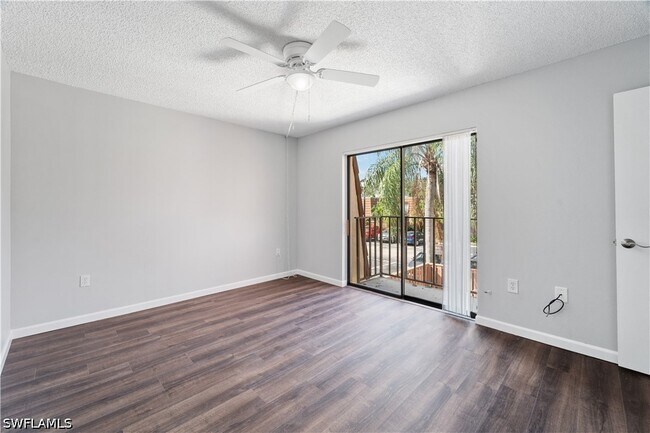 Photo - 5212 Cedarbend Dr