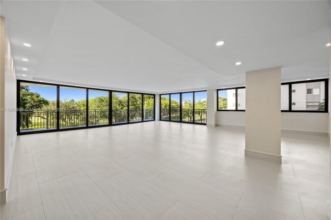 Photo - 700 Coral Wy Unit 2