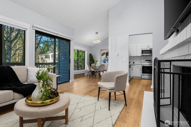 Building Photo - 12905 126th Ct NE Unit L205