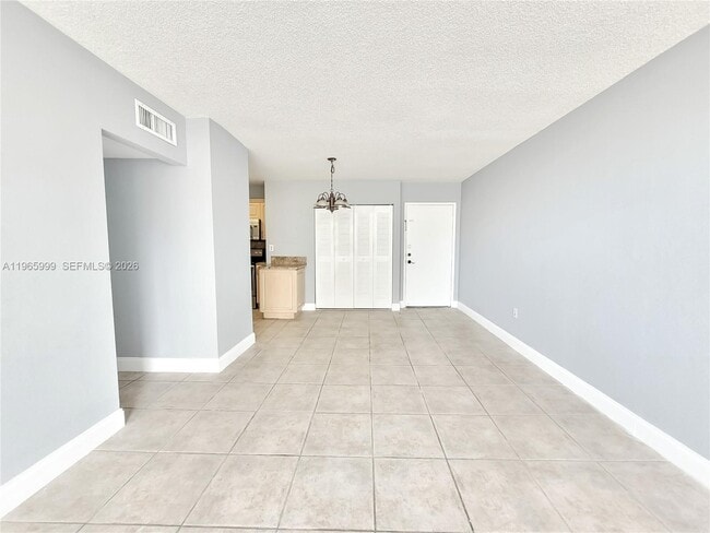 Photo - 816 NW 87th Ave Unidad 305
