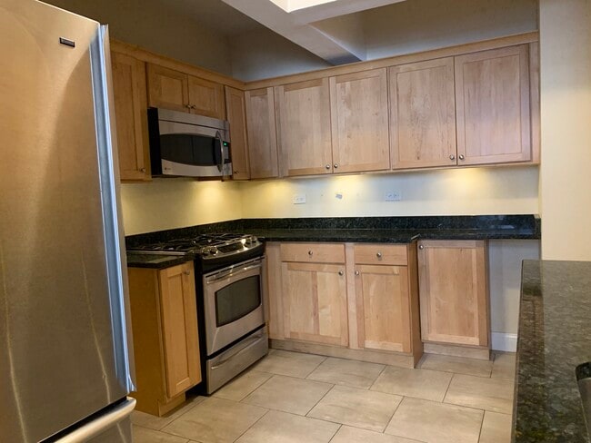 Photo - 2600 N Lakeview Ave Unit 3E