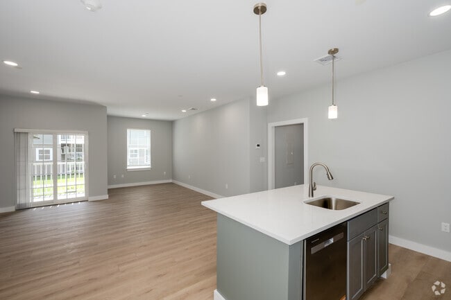 2BR, 2BA - 1,031SF - Kitchen/ Living Room