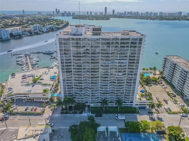 Building Photo - 7601 E Treasure Dr Unit 601 Rental