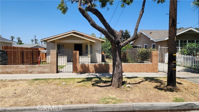 Photo - 3431 Eucalyptus Ave House