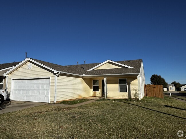 Building Photo - Now Available in Edmond! Rental