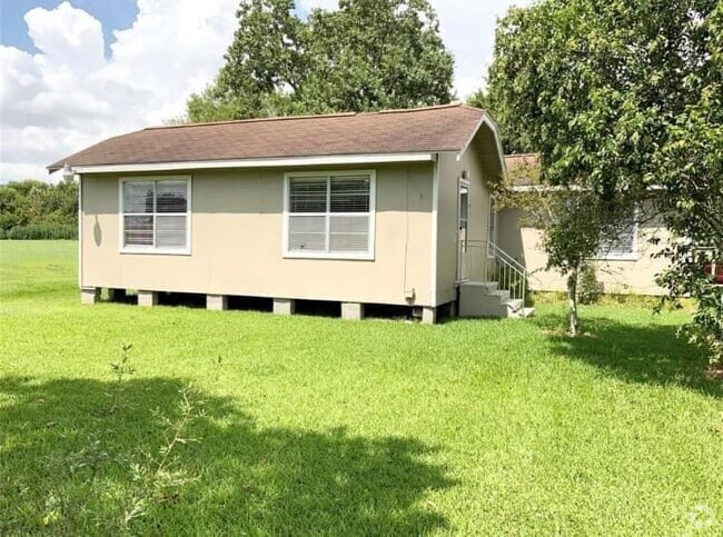 Building Photo - 12031 N L St Rental