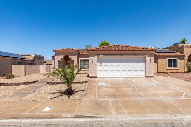 Building Photo - 3-bedroom, 2-bath home in the heart of Hen...