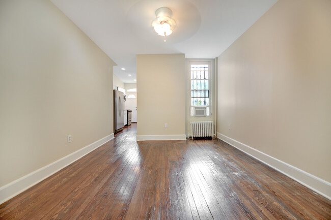 Photo - 618 Columbia Rd NW