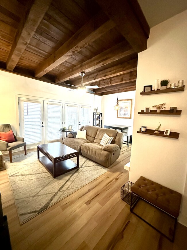 Photo - 1111 W 46th St Townhome