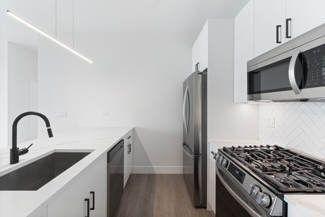 Photo - 3140 N Clybourn Ave