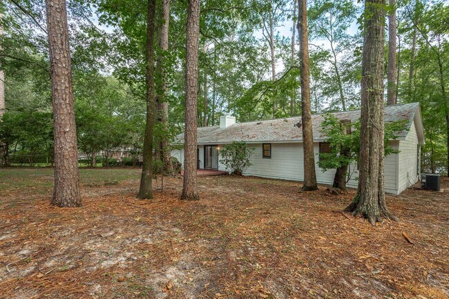 Photo - 913 Tamarack Ave