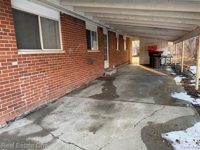 Photo - 29449 Everett St