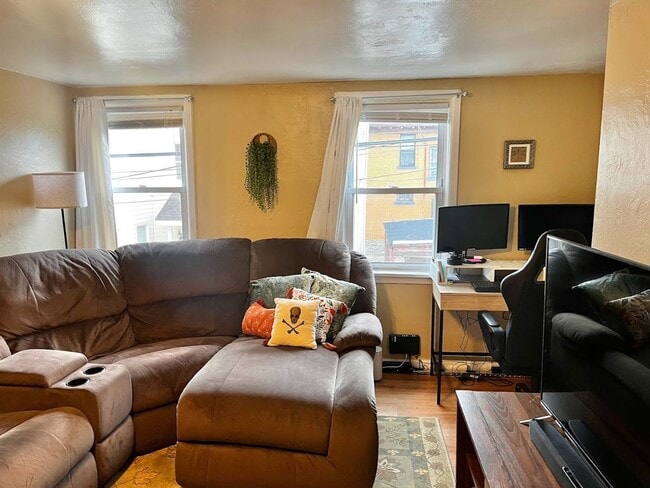 Photo - 23 Enon Wy Unit 2