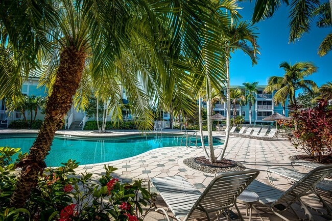 Photo - WALKING DISTANCE TO SUNSEEKER RESORT AND P...