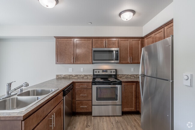 1BR, 1BA - 675SF - Kitchen